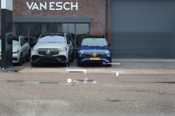 Mercedes-Benz EQE SUV AMG 43 4MATIC Premium 91 kWh | Hyperscreen | Luchtvering | Achterasbesturing | Distronic+ | Carbon | Burmester | Trekhaak | Warmtepomp | Verwarmd Stuurwiel | HUD | Panoramadak |