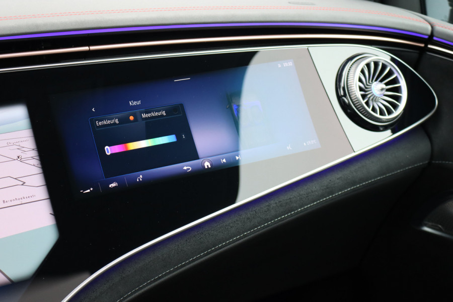 Mercedes-Benz EQE SUV AMG 43 4MATIC Premium 91 kWh | Hyperscreen | Luchtvering | Achterasbesturing | Distronic+ | Carbon | Burmester | Trekhaak | Warmtepomp | Verwarmd Stuurwiel | HUD | Panoramadak |