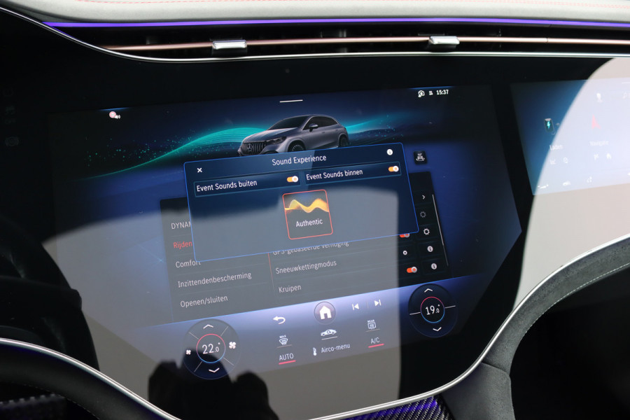 Mercedes-Benz EQE SUV AMG 43 4MATIC Premium 91 kWh | Hyperscreen | Luchtvering | Achterasbesturing | Distronic+ | Carbon | Burmester | Trekhaak | Warmtepomp | Verwarmd Stuurwiel | HUD | Panoramadak |