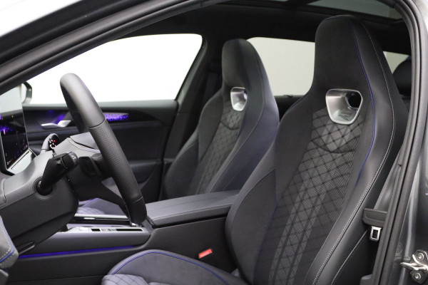 Volkswagen Passat Variant 1.5 eHybrid R-Line 272 PK PHEV, Panoramadak, Trekhaak, Black-Style, Head-Up, Massage