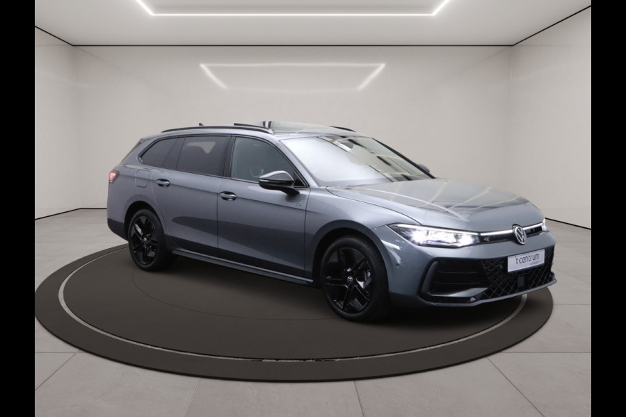 Volkswagen Passat Variant 1.5 eHybrid R-Line 272 PK PHEV, Panoramadak, Trekhaak, Black-Style, Head-Up, Massage