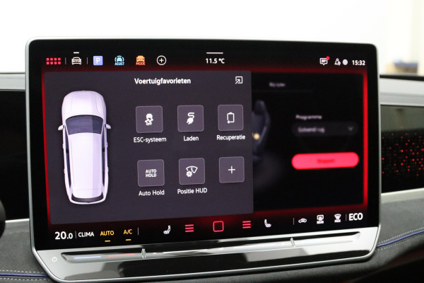 Volkswagen Passat Variant 1.5 eHybrid R-Line 272 PK PHEV, Panoramadak, Trekhaak, Black-Style, Head-Up, Massage