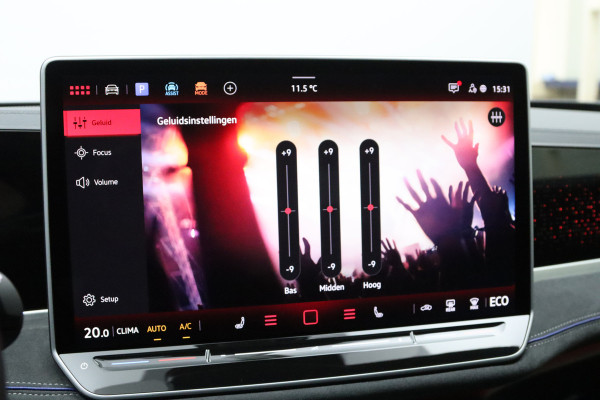 Volkswagen Passat Variant 1.5 eHybrid R-Line 272 PK PHEV, Panoramadak, Trekhaak, Black-Style, Head-Up, Massage