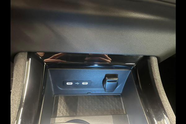 Renault Austral 1.3 MHEV Aut. 160pk Techno Airco ECC Navi Carplay PDC VA + Camera 19" LM Velgen Cruise Control