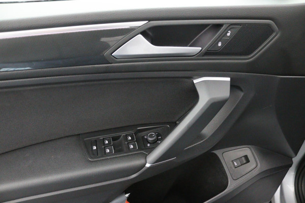 Volkswagen Tiguan Allspace 1.5 TSI R-LINE*AUTOM*PANO*NAVI*HAAK*CAM*CARPLAY