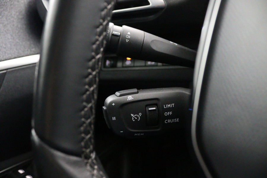 Peugeot 3008 1.2*FACELIFT*ALLURE*CARPLAY*130PK*ECC*NAVI*CAMERA*