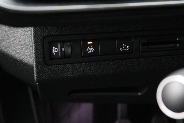 Peugeot 3008 1.2*FACELIFT*ALLURE*CARPLAY*130PK*ECC*NAVI*CAMERA*