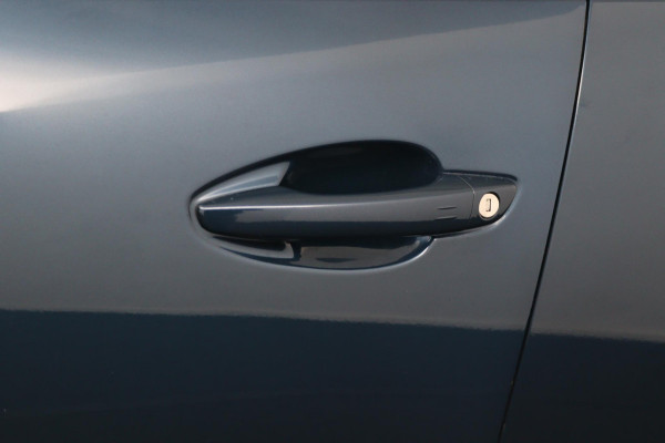 Peugeot 3008 1.2*FACELIFT*ALLURE*CARPLAY*130PK*ECC*NAVI*CAMERA*