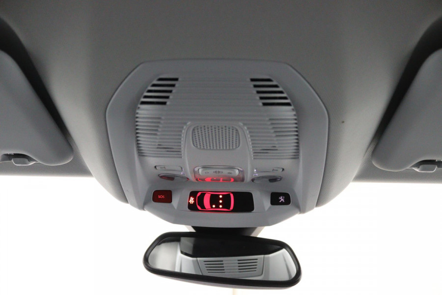 Peugeot 3008 1.2*FACELIFT*ALLURE*CARPLAY*130PK*ECC*NAVI*CAMERA*