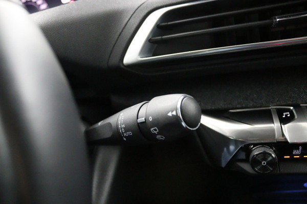 Peugeot 3008 1.2*FACELIFT*ALLURE*CARPLAY*130PK*ECC*NAVI*CAMERA*