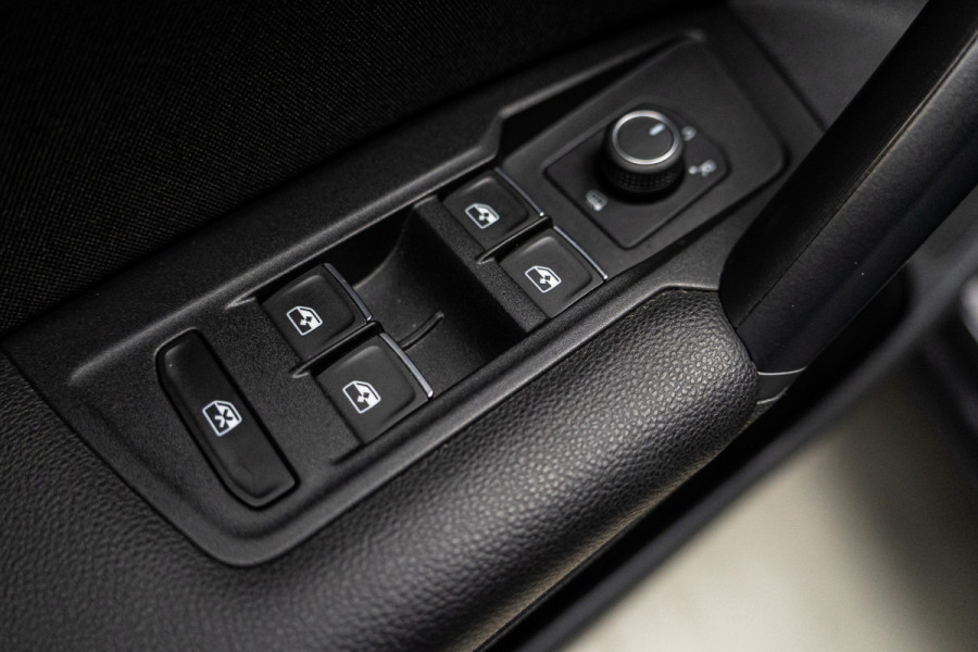 Volkswagen Tiguan 2.0 TSI 4M Alcantara leer Virtual 360 PDC Climate voor & achter Stuurverwarming LM velgen BTW auto