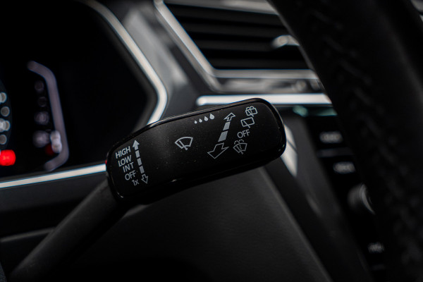 Volkswagen Tiguan 2.0 TSI 4M Alcantara leer Virtual 360 PDC Climate voor & achter Stuurverwarming LM velgen BTW auto
