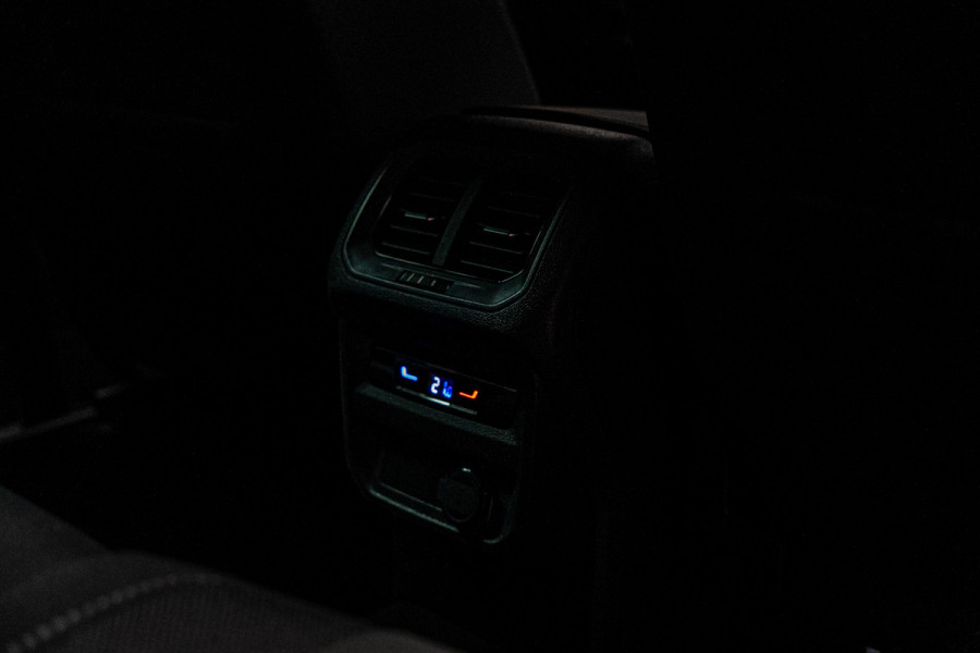 Volkswagen Tiguan 2.0 TSI 4M Alcantara leer Virtual 360 PDC Climate voor & achter Stuurverwarming LM velgen BTW auto