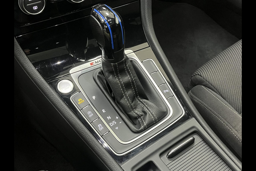 Volkswagen Golf *4Motion R*DYNAUDIO*440PK*AKRA*PANO*MAXTON*ACC*CAM