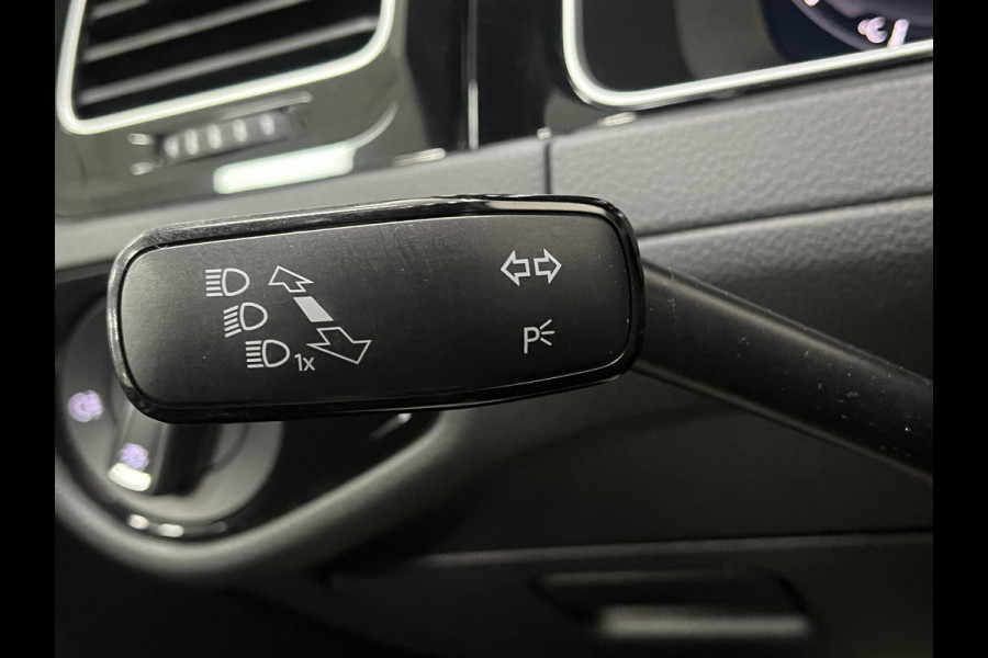 Volkswagen Golf *4Motion R*DYNAUDIO*440PK*AKRA*PANO*MAXTON*ACC*CAM