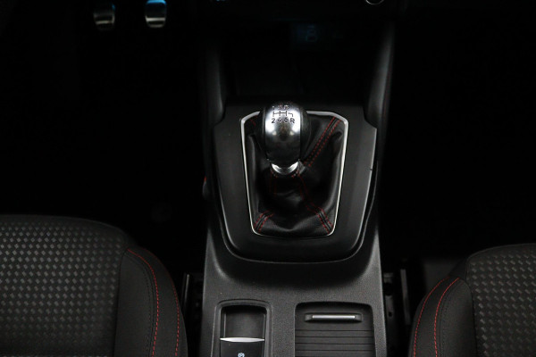 Ford FOCUS Wagon Hybrid*ST-LINE*NAVI*ECC*CRUISE*CAM*STUURVERWARMING