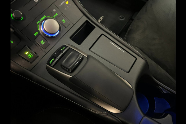 Lexus CT 200h / NL-auto / Camera / Navi / Xenon / DAB / Clima