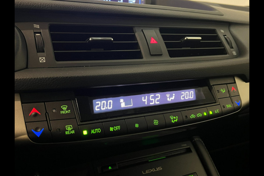 Lexus CT 200h / NL-auto / Camera / Navi / Xenon / DAB / Clima