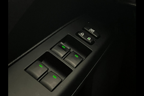 Lexus CT 200h / NL-auto / Camera / Navi / Xenon / DAB / Clima