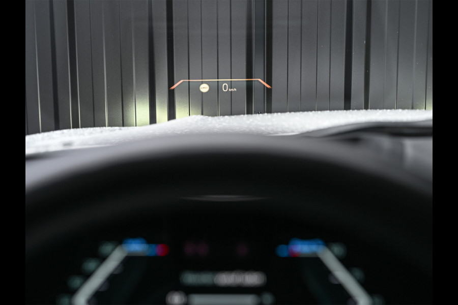 BMW 3 Serie Touring 330e xDrive M-Sport | Comfort access | Trekhaak | Adaptive led | Driving assistant prof. | Dab+ | Hifi sound | Head-up | Camera