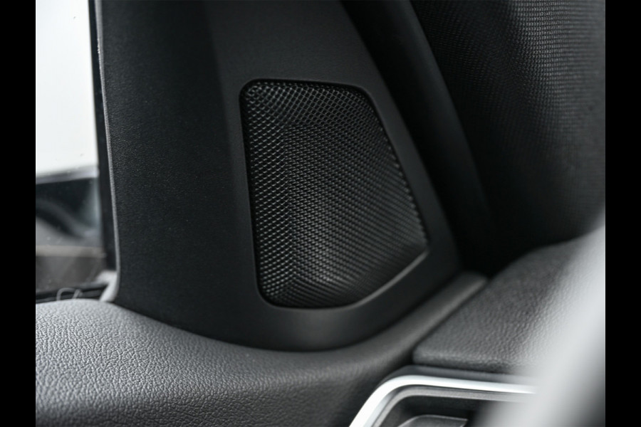 BMW 3 Serie Touring 330e xDrive M-Sport | Comfort access | Trekhaak | Adaptive led | Driving assistant prof. | Dab+ | Hifi sound | Head-up | Camera