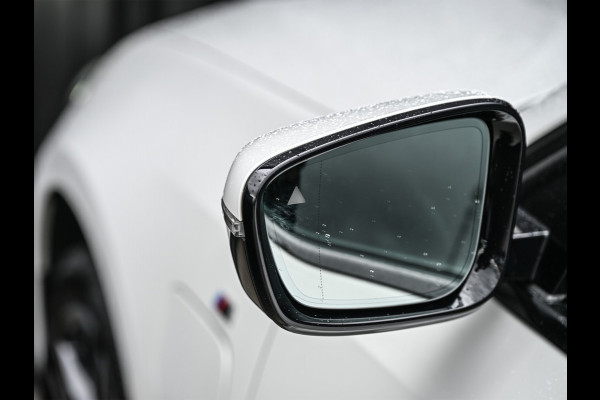 BMW 3 Serie Touring 330e xDrive M-Sport | Comfort access | Trekhaak | Adaptive led | Driving assistant prof. | Dab+ | Hifi sound | Head-up | Camera