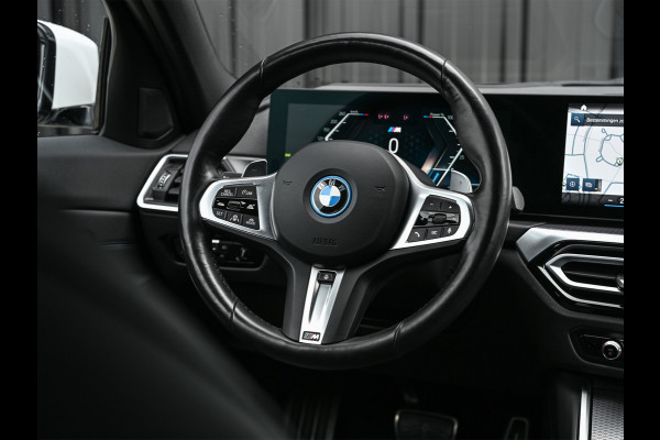 BMW 3 Serie Touring 330e xDrive M-Sport | Comfort access | Trekhaak | Adaptive led | Driving assistant prof. | Dab+ | Hifi sound | Head-up | Camera