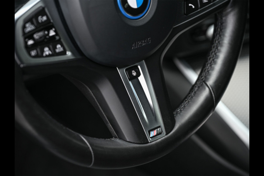 BMW 3 Serie Touring 330e xDrive M-Sport | Comfort access | Trekhaak | Adaptive led | Driving assistant prof. | Dab+ | Hifi sound | Head-up | Camera