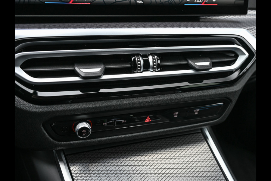 BMW 3 Serie Touring 330e xDrive M-Sport | Comfort access | Trekhaak | Adaptive led | Driving assistant prof. | Dab+ | Hifi sound | Head-up | Camera