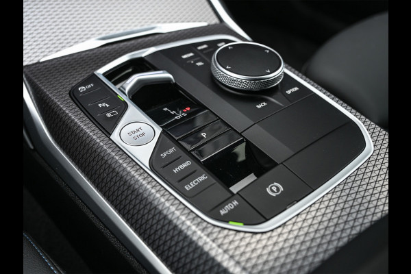 BMW 3 Serie Touring 330e xDrive M-Sport | Comfort access | Trekhaak | Adaptive led | Driving assistant prof. | Dab+ | Hifi sound | Head-up | Camera