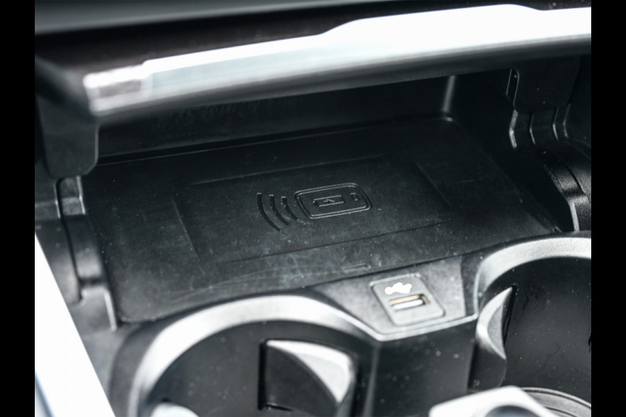 BMW 3 Serie Touring 330e xDrive M-Sport | Comfort access | Trekhaak | Adaptive led | Driving assistant prof. | Dab+ | Hifi sound | Head-up | Camera