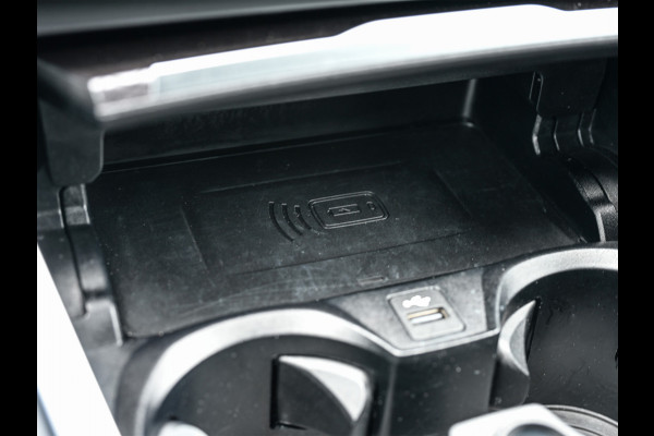 BMW 3 Serie Touring 330e xDrive M-Sport | Comfort access | Trekhaak | Adaptive led | Driving assistant prof. | Dab+ | Hifi sound | Head-up | Camera