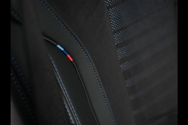 BMW 3 Serie Touring 330e xDrive M-Sport | Comfort access | Trekhaak | Adaptive led | Driving assistant prof. | Dab+ | Hifi sound | Head-up | Camera