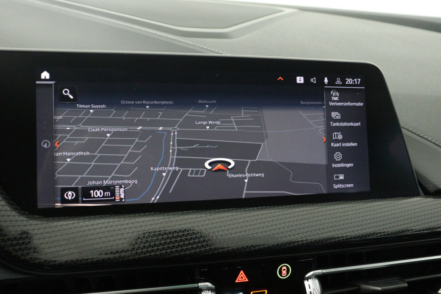 BMW 1-serie 118i High Executive Edition (NAVIGATIE, PARKEERSENSOREN, STOELVERWARMING, LEDER, SPORTSTOELEN, LED)