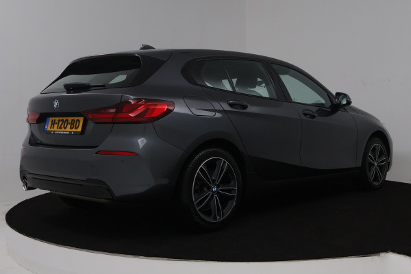 BMW 1-serie 118i High Executive Edition (NAVIGATIE, PARKEERSENSOREN, STOELVERWARMING, LEDER, SPORTSTOELEN, LED)