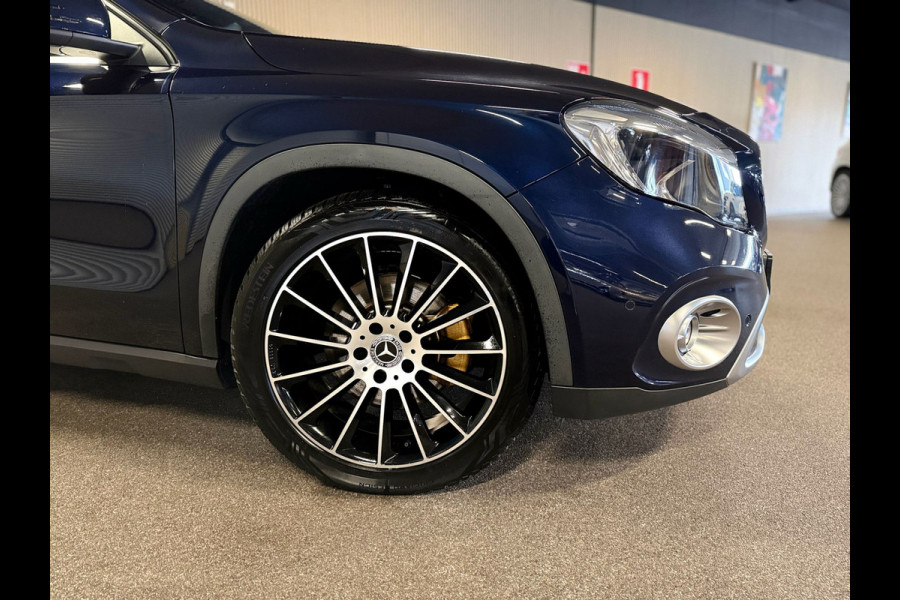 Mercedes-Benz GLA 250 Urban-PANORAMA-MEMORY-360 CAMERA-TREKHAAK-COMPL.