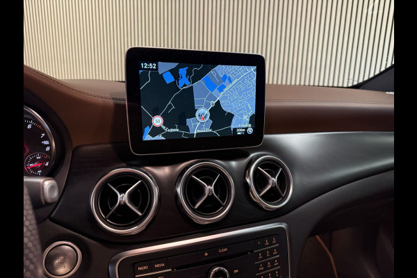 Mercedes-Benz GLA 250 Urban-PANORAMA-MEMORY-360 CAMERA-TREKHAAK-COMPL.