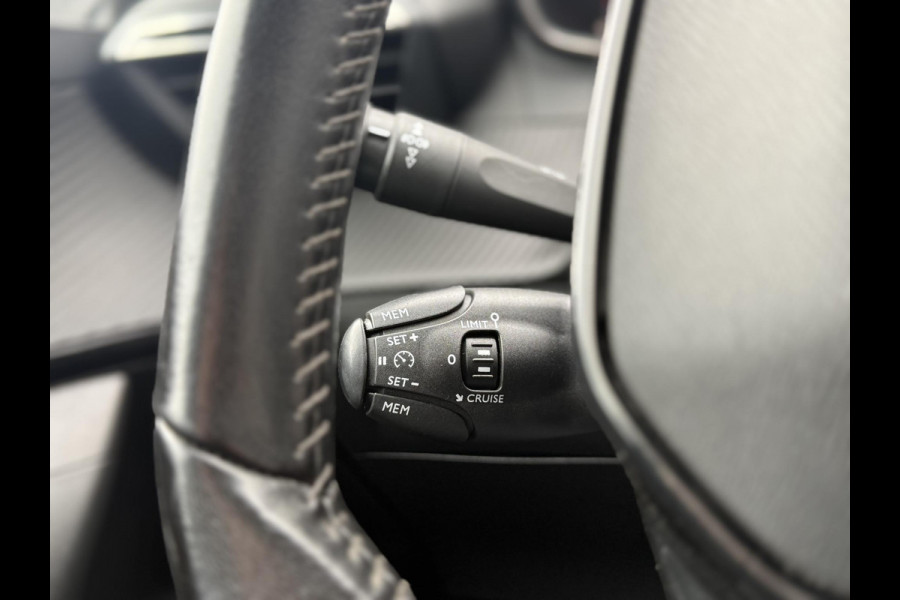 Peugeot 2008 1.2 PureTech Blue Lease Active 1e Eigenaar|Navi|Trekhaak|Carplay|Clima|Cruise|PDC|Dealer Onderhouden|N.A.P|APK tot 01-2027