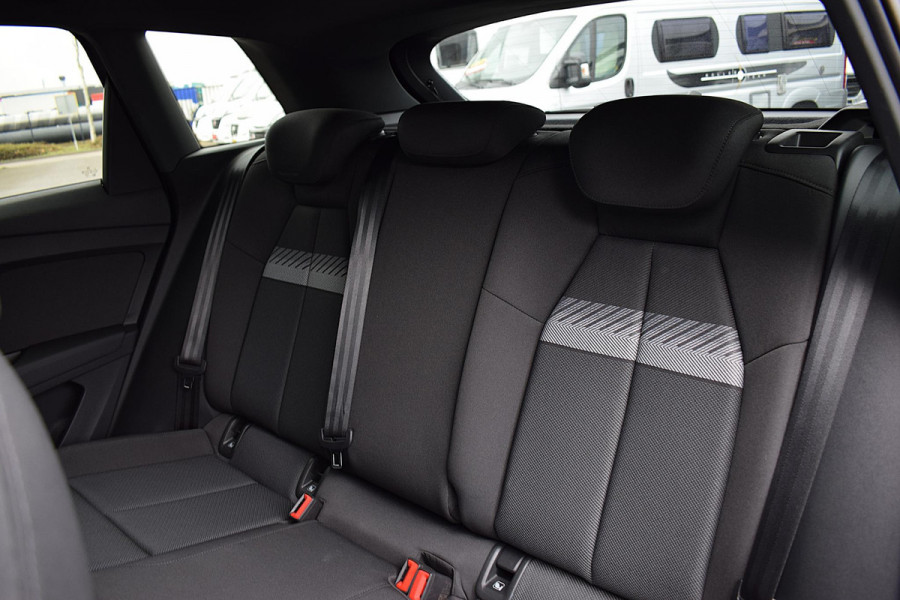 Audi Q4 e-tron 35 Launch edition Advanced 55 kWh | Matrix | Stoelverw. | 21" LM | CarPlay