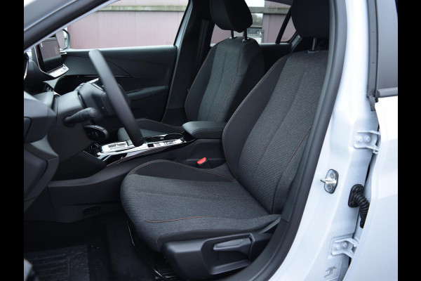 Peugeot 208 1.2 Hybrid 110 e-DCS6 Business PARKEERSENSOREN MET CAMERA | DONKER GETINT GLAS | AIRCO | DEMO