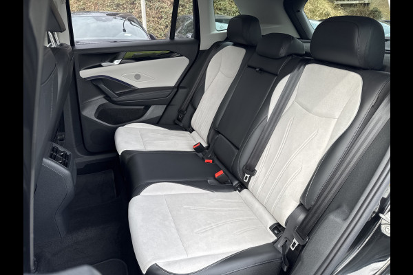 Volkswagen Tiguan 1.5 eHybrid 272PK PHEV ELEGANCE ALCANTARA/NAVI/360°CAMERA/TREKHAAK