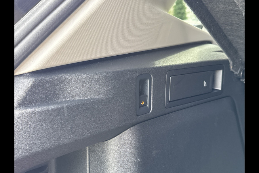 Volkswagen Tiguan 1.5 eHybrid 272PK PHEV ELEGANCE ALCANTARA/NAVI/360°CAMERA/TREKHAAK