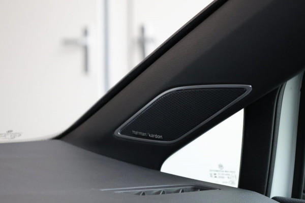 Volkswagen Golf 2.0 TSI R 4Motion 333+PK 20 Years Edition AKRAPOVIC/IQ+LED/VIRTUAL/PANO/ALCANTARA+S.VERWARMING/ACC/12 MND GARANTIE