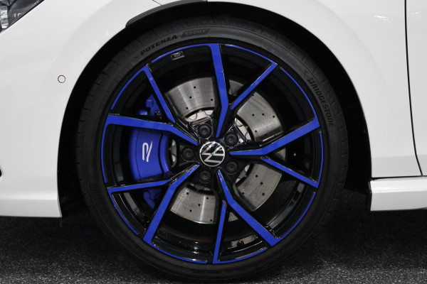 Volkswagen Golf 2.0 TSI R 4Motion 333+PK 20 Years Edition AKRAPOVIC/IQ+LED/VIRTUAL/PANO/ALCANTARA+S.VERWARMING/ACC/12 MND GARANTIE
