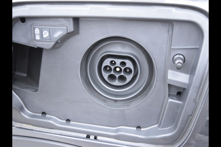 Peugeot 3008 1.6 plug-in Hybrid 195 Allure PARKEERSENSOREN MET CAMERA | CLIMATE CONTROL | CRUISE CONTROL | DEMO