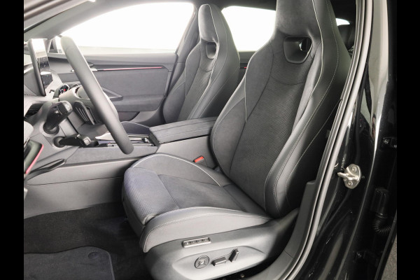 Škoda Superb Combi Sportline Business PHEV 1.5 TSI 204 pk 6 versn. DSG | Panoramadak, elektrisch bedienbaar | Trekhaak, wegklapbaar | Travel Assist Plus Sportline | Dynamic Chassis Control Pakket | CANTON Soundsystem | Lichtmetalen velgen 19 inch Aniara Aero zilver