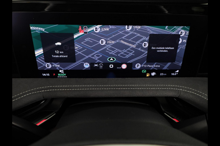 Škoda Superb Combi Sportline Business PHEV 1.5 TSI 204 pk 6 versn. DSG | Panoramadak, elektrisch bedienbaar | Trekhaak, wegklapbaar | Travel Assist Plus Sportline | Dynamic Chassis Control Pakket | CANTON Soundsystem | Lichtmetalen velgen 19 inch Aniara Aero zilver