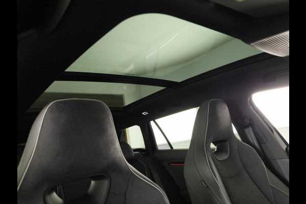 Škoda Superb Combi Sportline Business PHEV 1.5 TSI 204 pk 6 versn. DSG | Panoramadak, elektrisch bedienbaar | Trekhaak, wegklapbaar | Travel Assist Plus Sportline | Dynamic Chassis Control Pakket | CANTON Soundsystem | Lichtmetalen velgen 19 inch Aniara Aero zilver