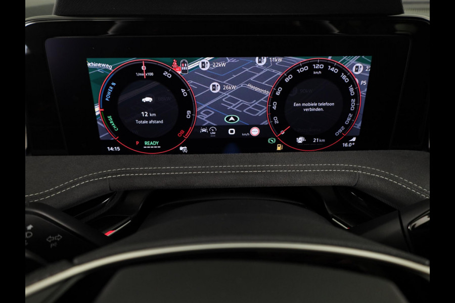 Škoda Superb Combi Sportline Business PHEV 1.5 TSI 204 pk 6 versn. DSG | Panoramadak, elektrisch bedienbaar | Trekhaak, wegklapbaar | Travel Assist Plus Sportline | Dynamic Chassis Control Pakket | CANTON Soundsystem | Lichtmetalen velgen 19 inch Aniara Aero zilver