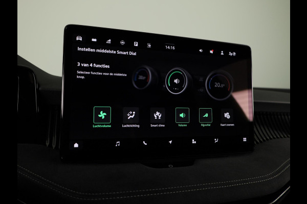 Škoda Superb Combi Sportline Business PHEV 1.5 TSI 204 pk 6 versn. DSG | Panoramadak, elektrisch bedienbaar | Trekhaak, wegklapbaar | Travel Assist Plus Sportline | Dynamic Chassis Control Pakket | CANTON Soundsystem | Lichtmetalen velgen 19 inch Aniara Aero zilver